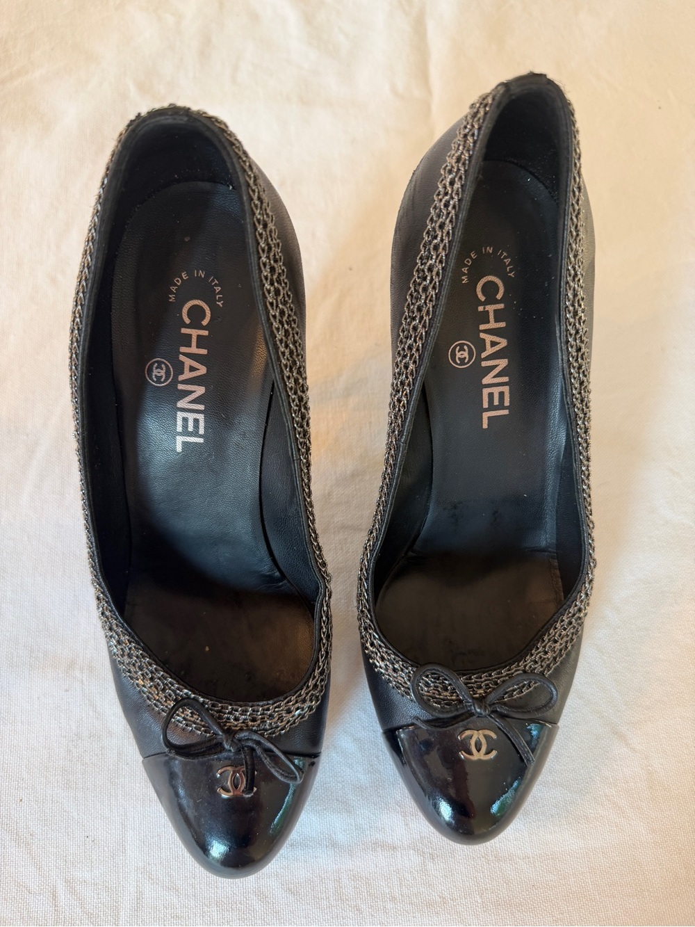 CHANEL Black Leather Patent Cap Toe Chain Trim Pumps Heels Size 40